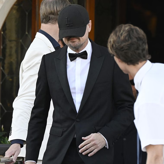 Leonardo DiCaprio Wears Baseball Hat to Jeff Bezos' Wedding With Girlfriend Vittoria Ceretti