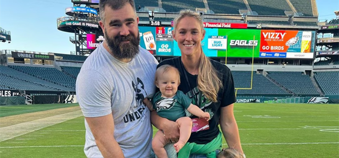 Kylie Kelce Has Fiery Response to Unsolicited Parenting Advice 1