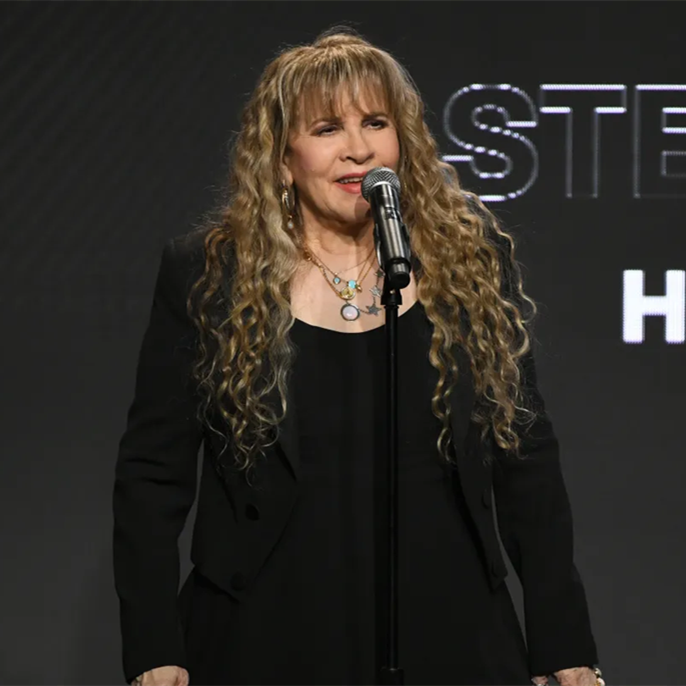 Stevie Nicks Postpones Shows After Fracturing Shoulder