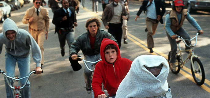 E.T.'s Henry Thomas Gives Rare Interview on Not Handling Child Stardom Well 1