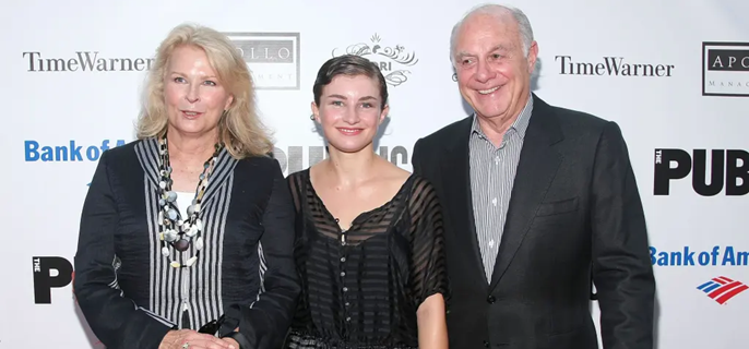 Anna Wintour closing in on daughter of famous actress to take over Vogue: sources 1