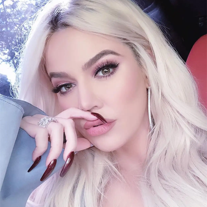 Khloé Kardashian Reveals She's Stopped Photoshopping Her Pictures As Much, Says She Used to Look Like a 'Cartoon': 'It's Humiliating'