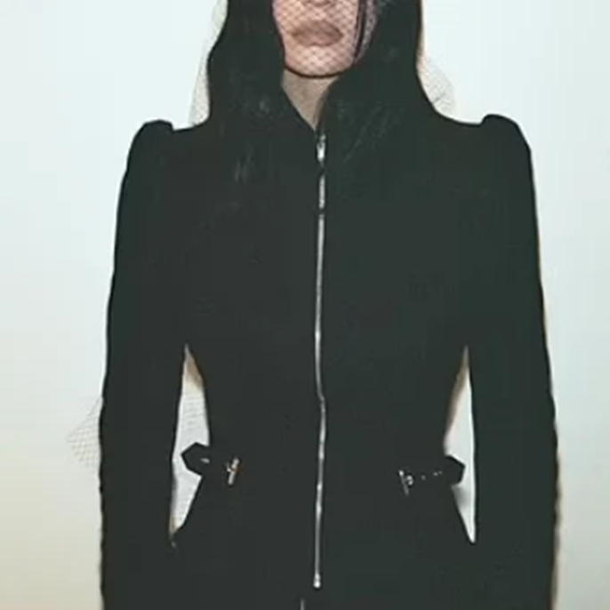 Kylie Jenner stirs up buzz over unexpected comparison look