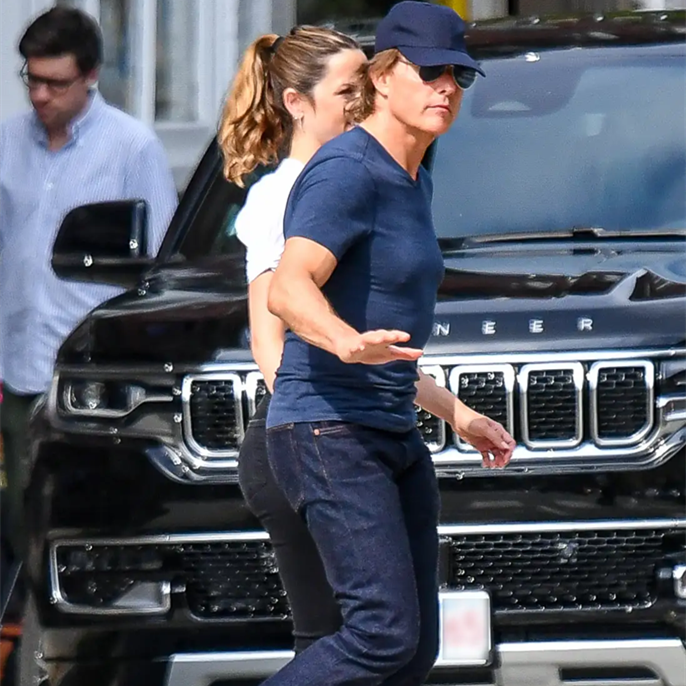 Tom Cruise and Ana de Armas Appear to Confirm Relationship as They Hold Hands During Vermont Getaway