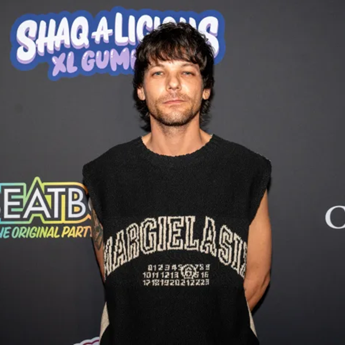 'One Direction' Star Louis Tomlinson Seemingly Confirms New Girlfriend