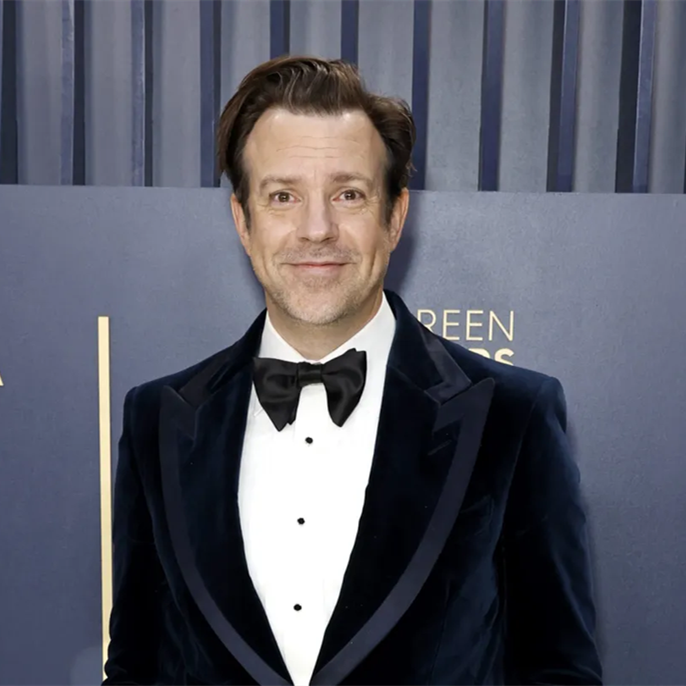 Jason Sudeikis Remembers Uncle George Wendt as “an Incredible Influence”