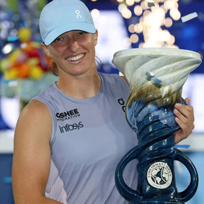 Iga Swiatek claims first Cincinnati Open title after beating Jasmine Paolini