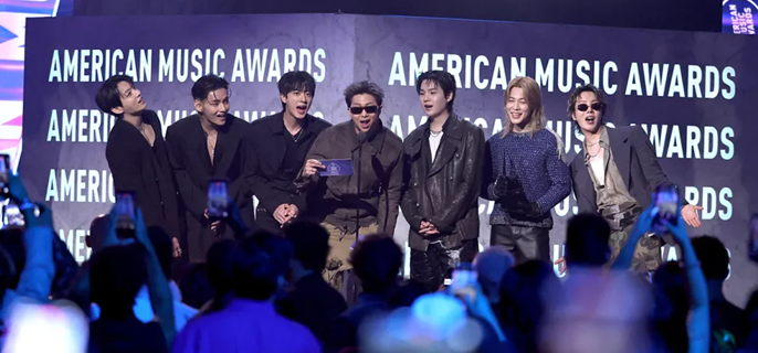 BTS Greeted by Screaming Fans in AMAs Return After Four Years 1