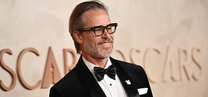 Guy Pearce Apologizes After Sharing Antisemitic Posts on Social Media 1