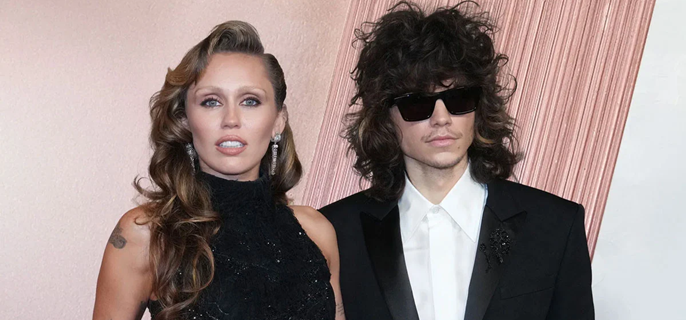 Miley Cyrus fuels engagement rumours, shows off eye-catching ring 1