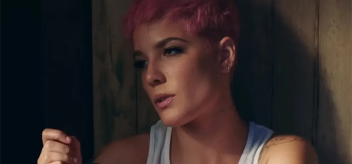 Halsey Attacked on Stage by Fan, Internet Reacts 1