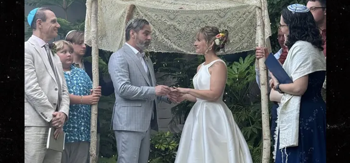 'Smallville' Star Allison Mack Got Me A New Ball and Chain ... Married After Prison Release 1