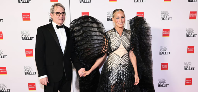 Sarah Jessica Parker Is an Angel With Giant Black Wings on Red Carpet With Matthew Broderick 1
