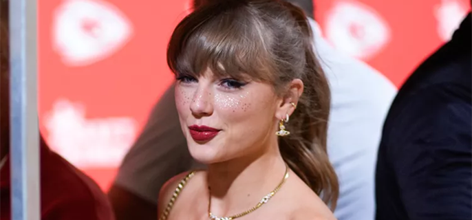 Taylor Swift Serves Sexy Cheerleader in Plaid Mini and Face Glitter to Support  Kelce at Chiefs Game 1