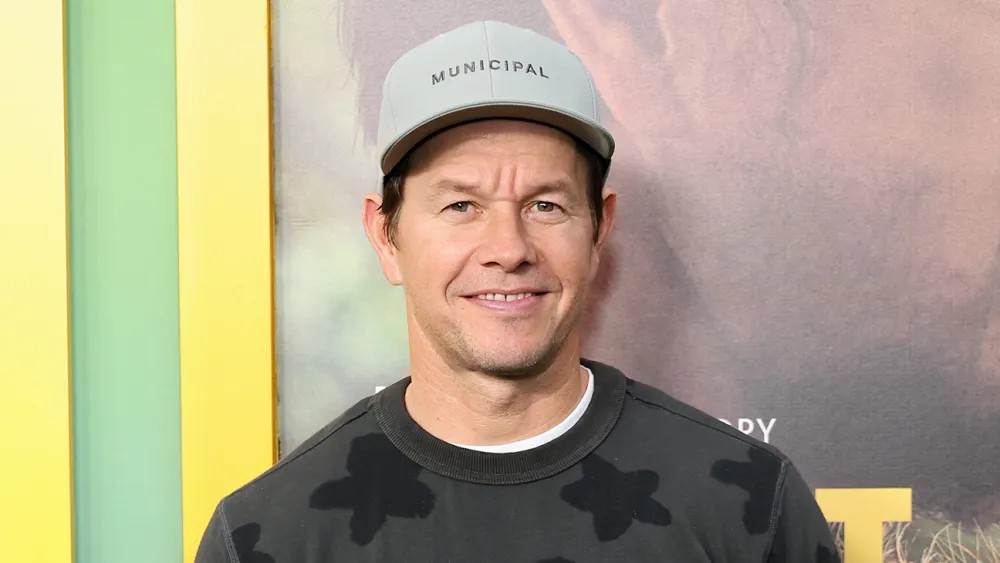 Mark Wahlberg’s ‘Flight Risk’Movie From Director Mel Gibson Lands Fall 2024 Release