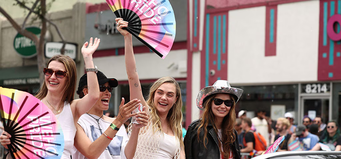 Cara Delevingne Shares Rare Glimpse Into Relationship With Girlfriend Minke 1