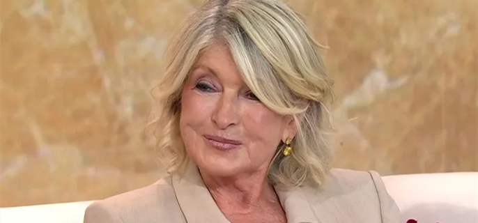 Martha Stewart on Dating at 84: 'I Have Lots of Friends, and My Friends Keep Me Happy' 1