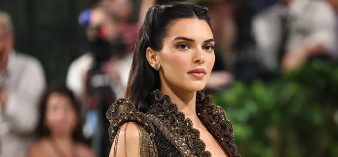 Kendall Jenner on How Growing Up in the Spotlight Was a “Little” Like Hannah Montana 1