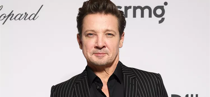 Jeremy Renner Vehemently Denies Sending Unsolicited Sexual Messages to Female Filmmaker, Threatening to Call ICE 1