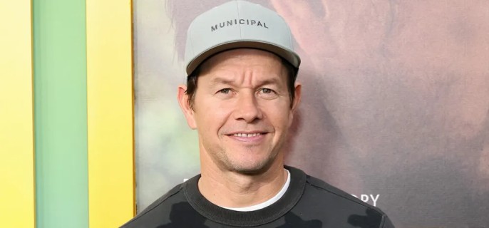 Mark Wahlberg’s ‘Flight Risk’Movie From Director Mel Gibson Lands Fall 2024 Release 1