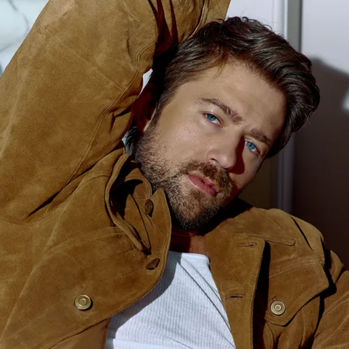 The Man Caught Between Sydney Sweeney and Amanda Seyfried