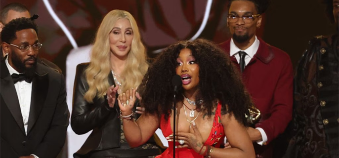 SZA Reacts to Cher's Luther Vandross Mix-Up at Grammys 2026 1