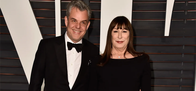 Hollywood Siblings Anjelica and Danny Huston Team for ‘The Christmas Witch Trial of La Befana’ 1