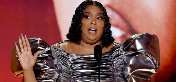 Lizzo redefines her 'complicated' relationship with food 1
