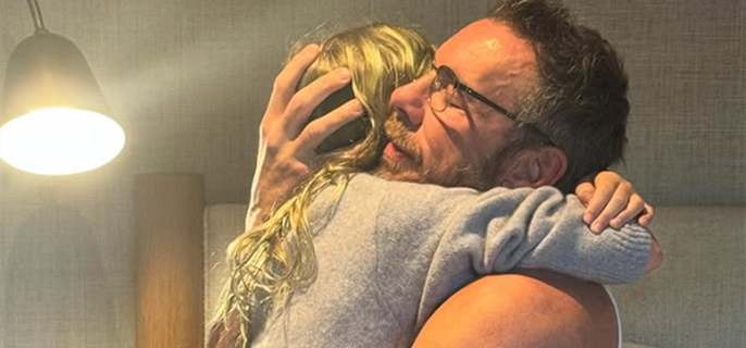 Kristen Bell shares divisive anniversary post for Dax Shepard: 'I would never kill you' 1
