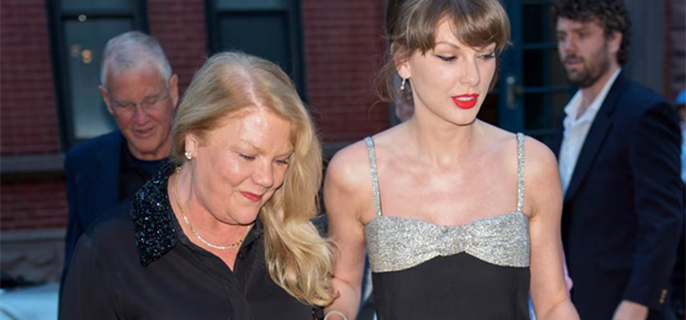 Taylor Swift Has Rare Full Family Outing With Her Parents, Brother Austin Swift in NYC 1