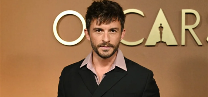 Jonathan Bailey Shares How He Can Top ‘Sexiest Man Alive’ 1