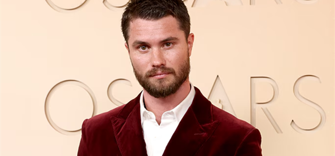 Chase Stokes Looks Nearly Unrecognizable With Short Hair and Beard at Oscars 2026 1