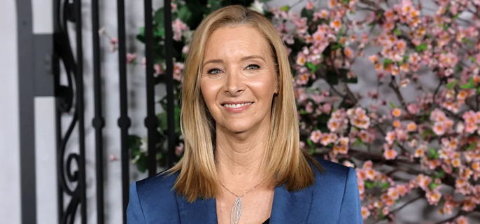 Lisa Kudrow recently found a note Matthew Perry left for her in a ‘Friends’ prop 1