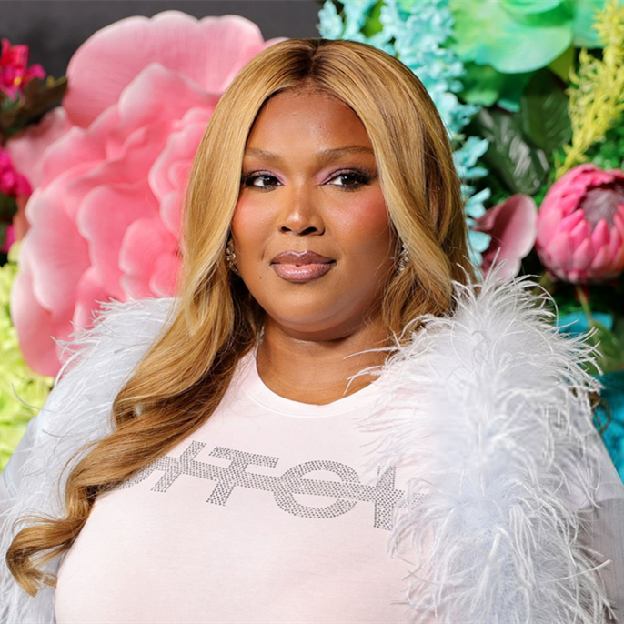 Lizzo Addresses Rumor She "Talked S--t" About Taylor Swift