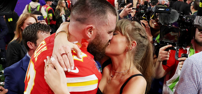 Taylor Swift Reunites With Brittany Mahomes at Travis Kelce's Kansas City Chiefs Game 1