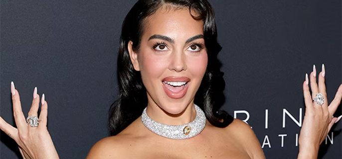 Cristiano Ronaldo's Fiancée Georgina Rodríguez Puts Massive Engagement Ring on Display on Red Carpet 1