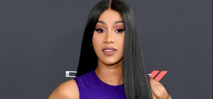 Cardi B lands in legal trouble after 'offensive' act on stage 1