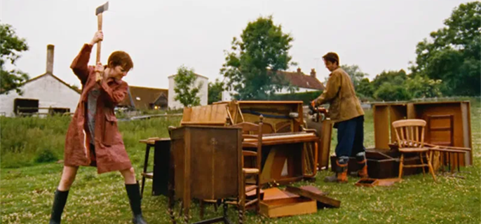 Watch: Emma Stone in Yorgos Lanthimos' 'Beth's Farm' Music Video 1