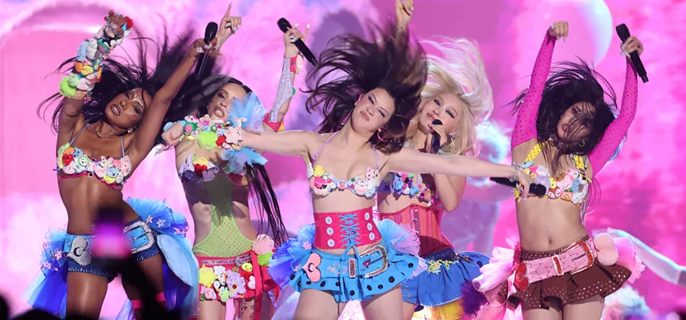 Girl Group KATSEYE Deliver Dance-Heavy “Pinky Up” Performance at 2026 AMAs 1