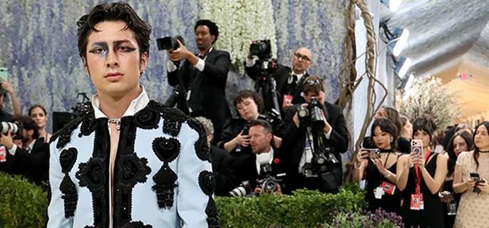 Heated Rivalry's Hudson Williams Puts a Glam Twist on Matador Look at Met Gala 2026 1
