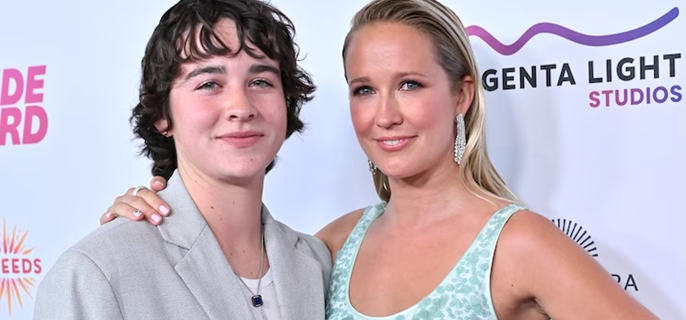 Anna Camp Defends Her and Girlfriend Jade Whipkey’s 18-Year Age Gap 1