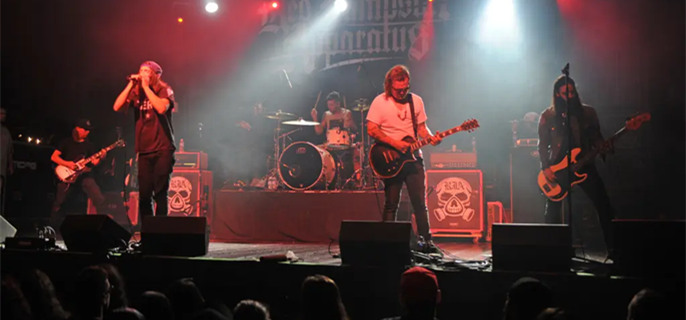 ‘Red Jumpsuit Apparatus’ frontman Ronnie Winter declares Trump voters are ‘not allowed’ at his shows 1