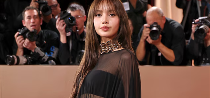 BLACKPINK's Lisa Drops Jaws in Sheer Red Carpet Look at the Golden Globes 2026 1