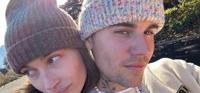 Justin, Hailey Bieber cozy up in new Christmas post 1