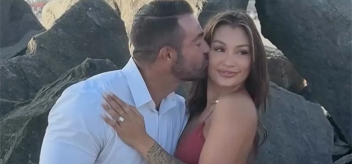Bachelor in Paradise’s James Bonsall Announces Engagement 1