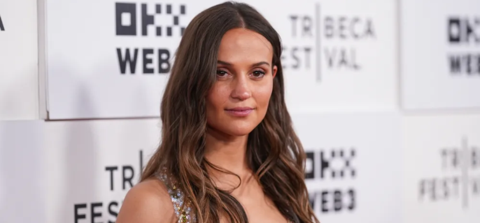 Alicia Vikander Says She Felt Like an “Imposter” Playing Pregnant Characters Before Becoming a Mom 1