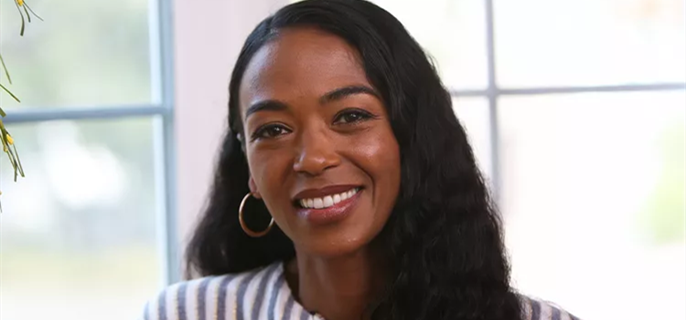 Ananda Lewis, Former MTV VJ and Talk Show Host, Dies at 52 1
