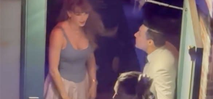 Taylor Swift stuns in corset top and miniskirt for Travis Kelce date night 1