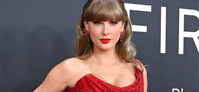 What Erin Andrews Texted Taylor Swift About Her Risqué Life of a Showgirl Photos 1