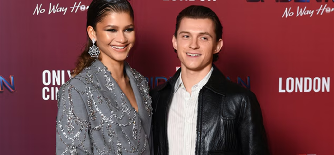 Zendaya Flashes Her Stunning Engagement Ring During Walk With Fiancé Tom Holland 1